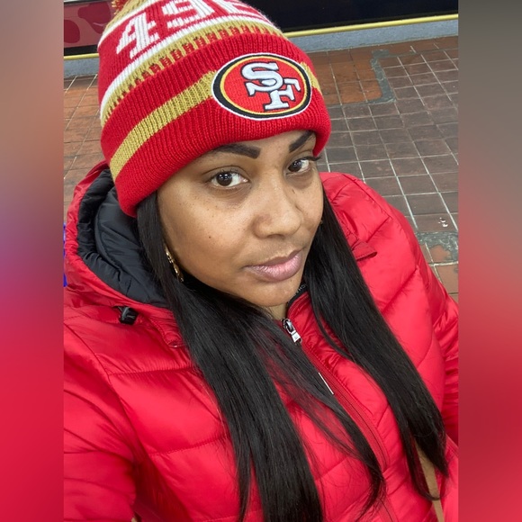 10/26 5:00 PM SELLING YOURS AND MINE - Picture 6 of 8